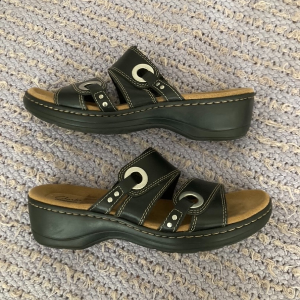 BLACK PLATFORM SANDALS